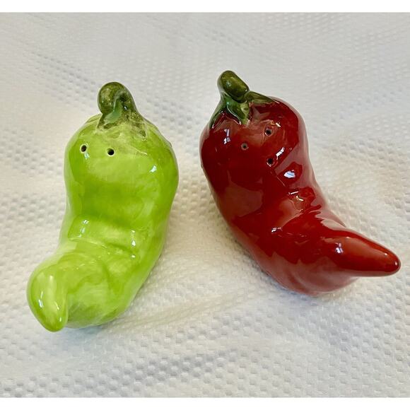 Certified International CIC La Vida Chili Pepper Figural Salt and Pepper Shakers - Picture 2 of 12